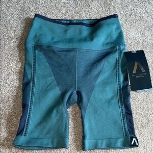 Athleta Allyson Felix Legend Seamless 6 Inch Bike Short XS NWT